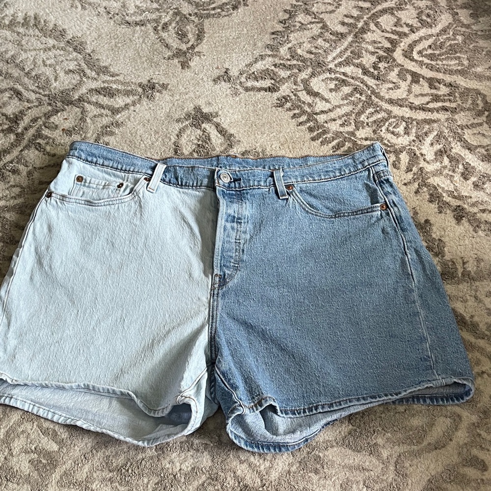 Levi's Two-Tone Button fly Blue Jean Shorts size 18W